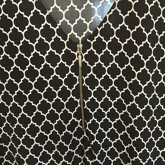 Patterned Blouse - Picture 3 of 5